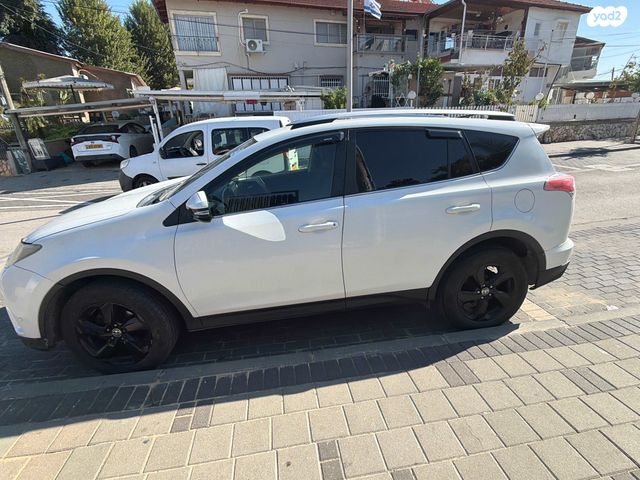 טויוטה RAV4