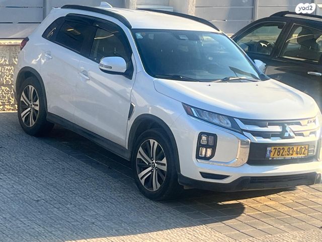 מודעת רכב מיצובישי ASX