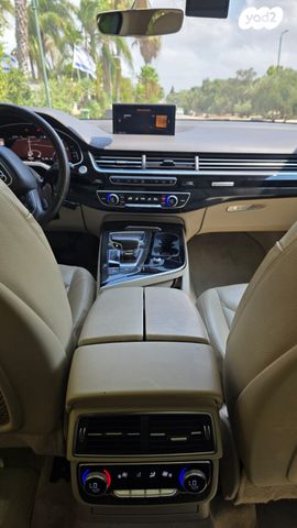 מודעת רכב אאודי Q7