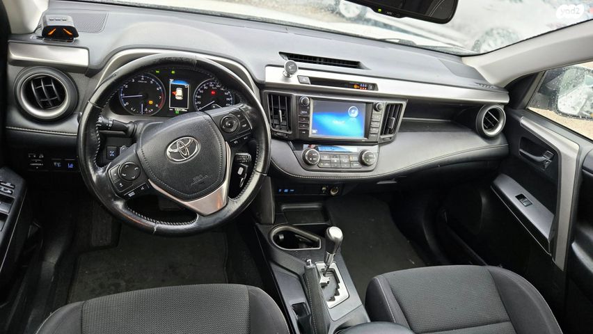 טויוטה RAV4