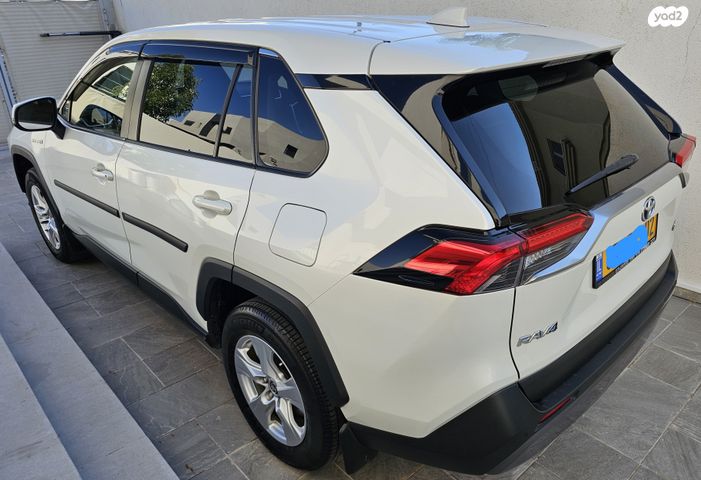 טויוטה RAV4