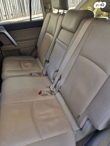 טויוטה לנד קרוזר