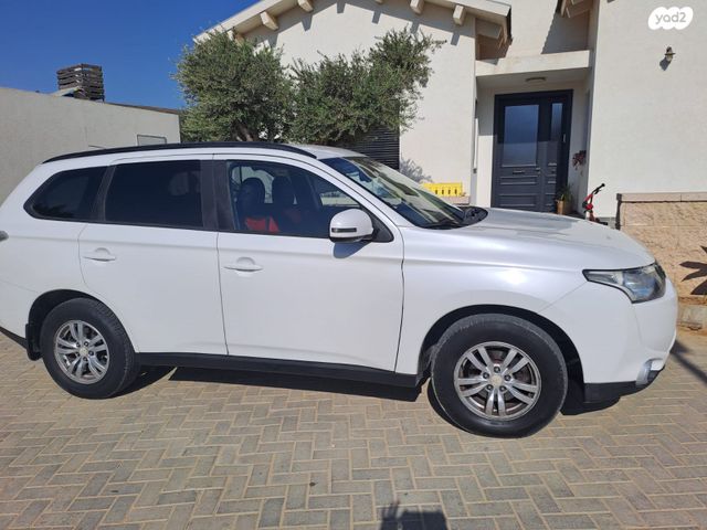 מיצובישי אאוטלנדר