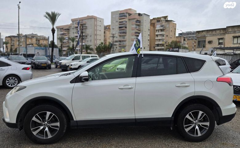 טויוטה RAV4