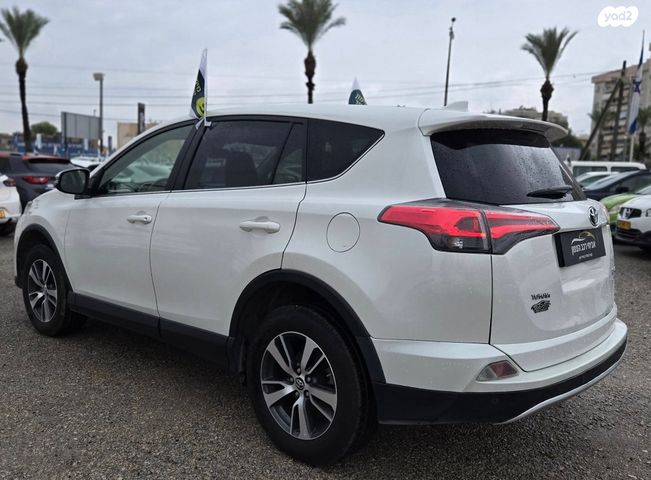 טויוטה RAV4