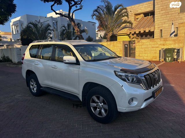 טויוטה לנד קרוזר