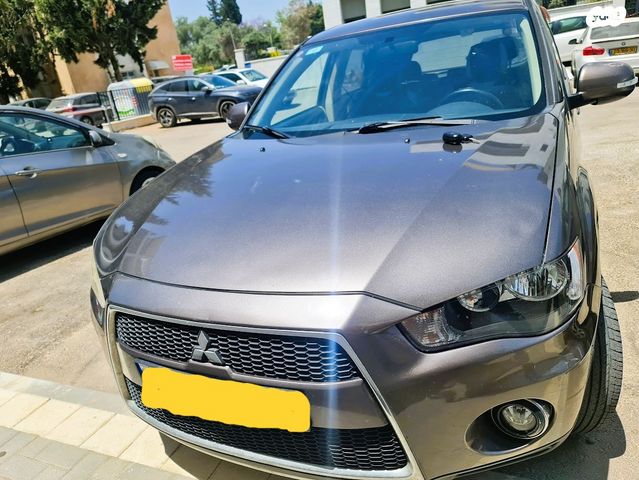 מודעת רכב מיצובישי אאוטלנדר