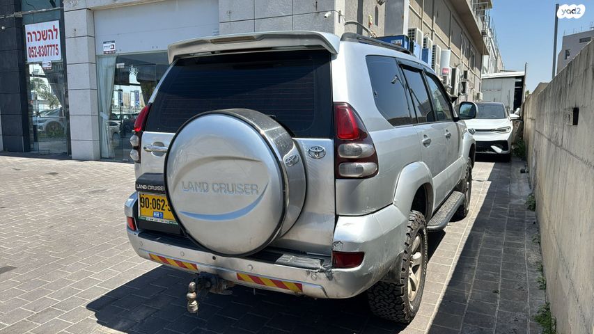 טויוטה לנד קרוזר