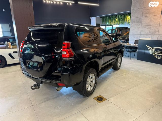 טויוטה לנד קרוזר