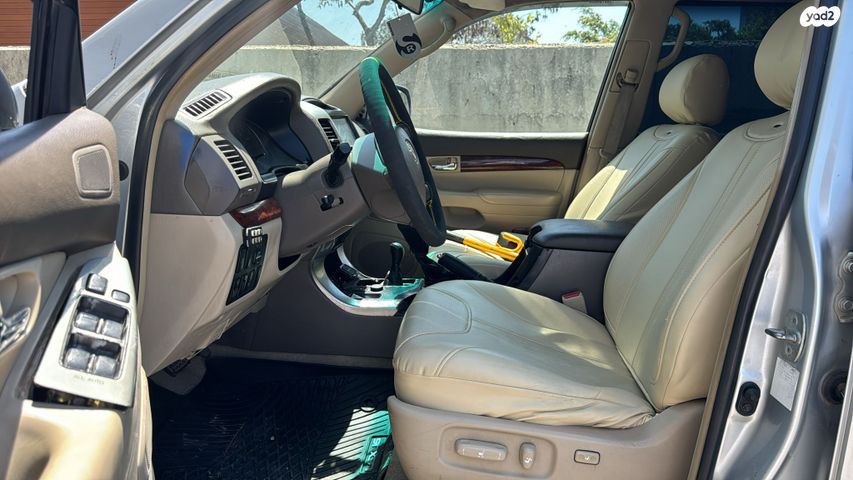 טויוטה לנד קרוזר