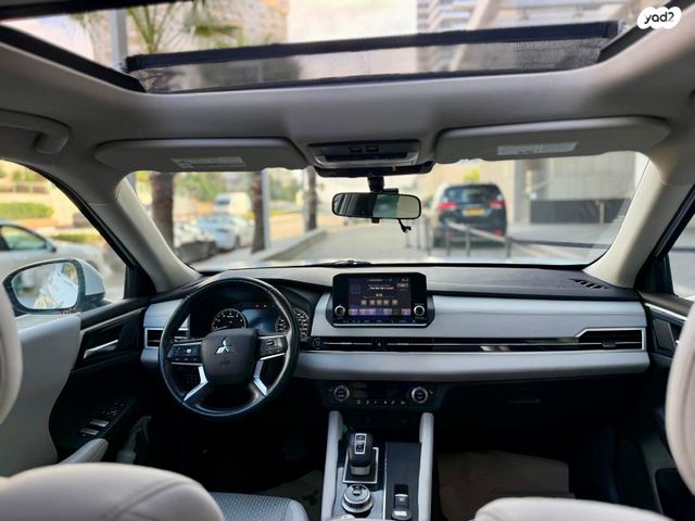 מיצובישי אאוטלנדר