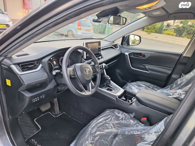 טויוטה RAV4