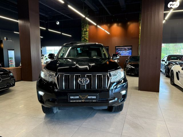 טויוטה לנד קרוזר