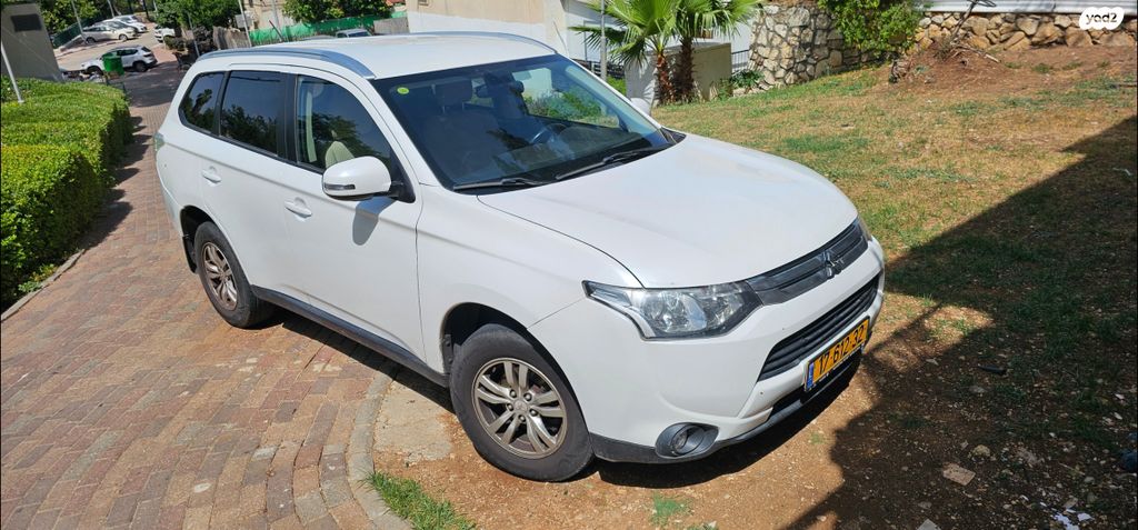 מיצובישי אאוטלנדר