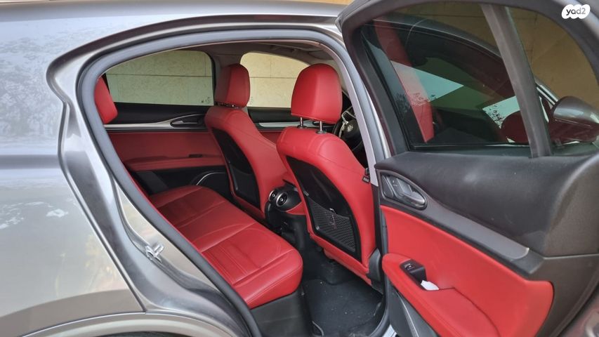 אלפא רומיאו סטלביו