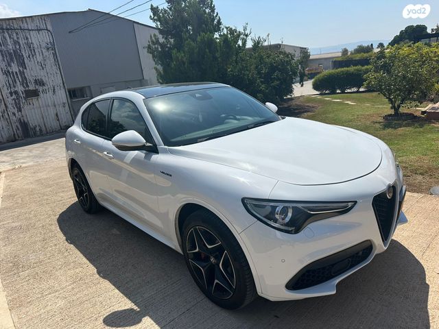 אלפא רומיאו סטלביו