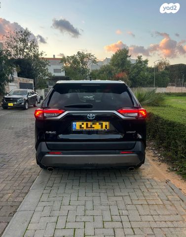 טויוטה RAV4