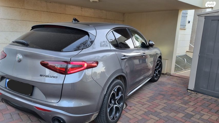 מודעת רכב אלפא רומיאו סטלביו