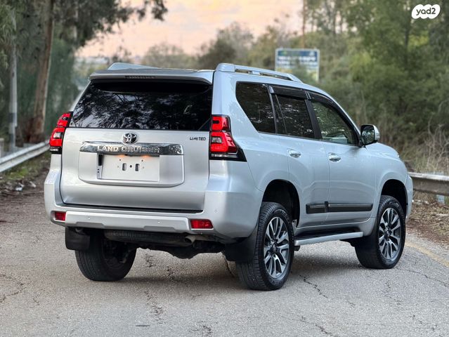 טויוטה לנד קרוזר