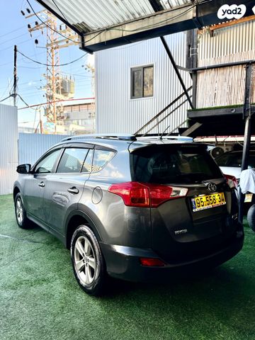 טויוטה RAV4