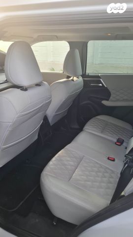 מיצובישי אאוטלנדר