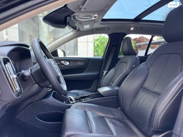 וולוו XC40