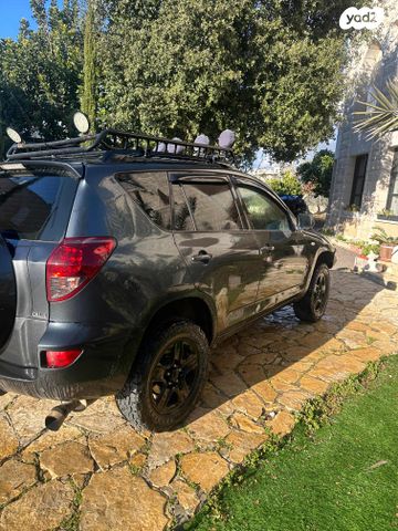 טויוטה RAV4