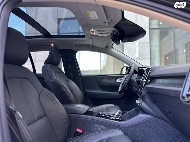 וולוו XC40