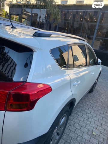 טויוטה RAV4