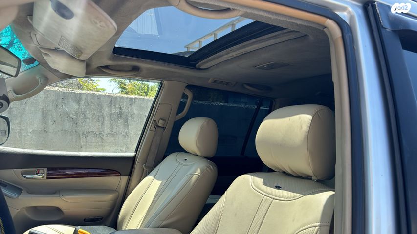 טויוטה לנד קרוזר