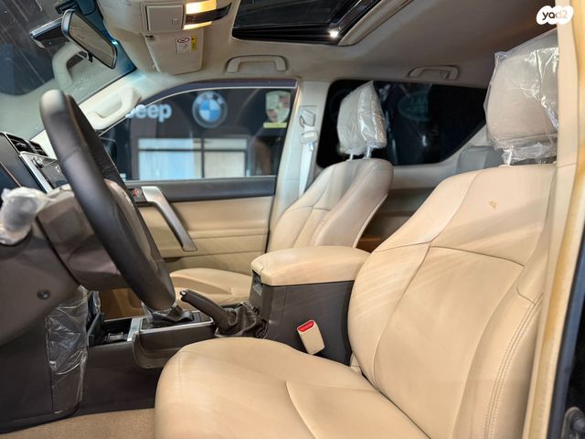 טויוטה לנד קרוזר