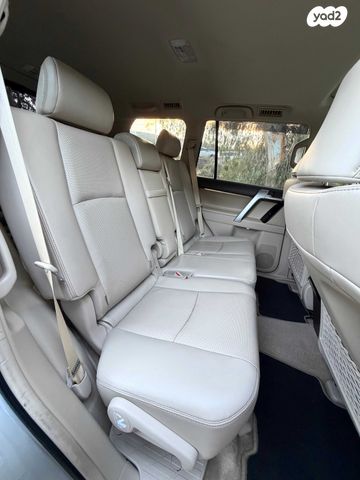 טויוטה לנד קרוזר