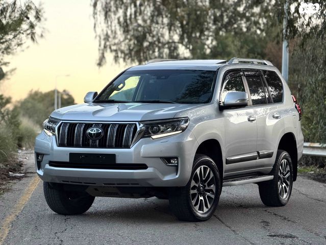 טויוטה לנד קרוזר