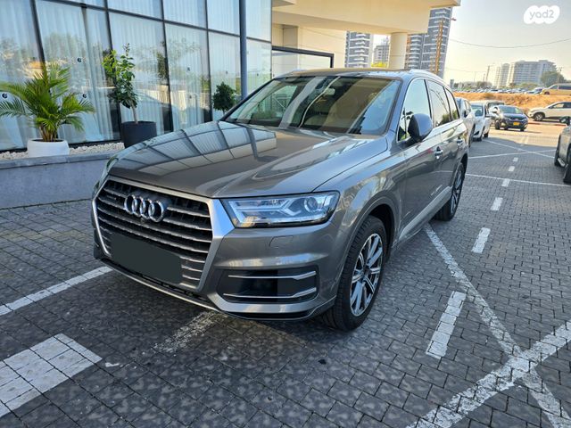 מודעת רכב אאודי Q7