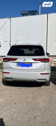 מיצובישי אאוטלנדר