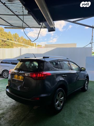 טויוטה RAV4