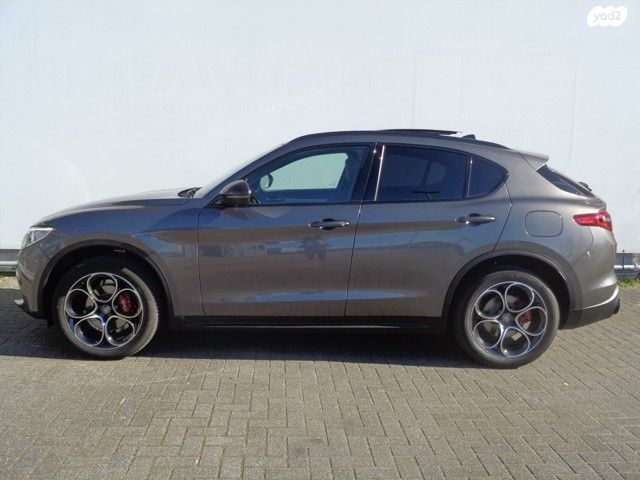 אלפא רומיאו סטלביו