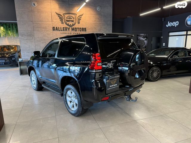 טויוטה לנד קרוזר