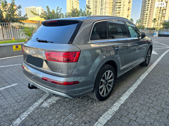 אאודי Q7