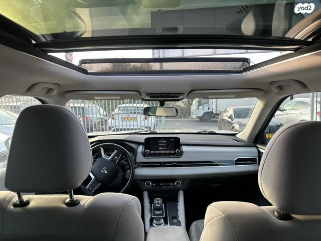 מיצובישי אאוטלנדר