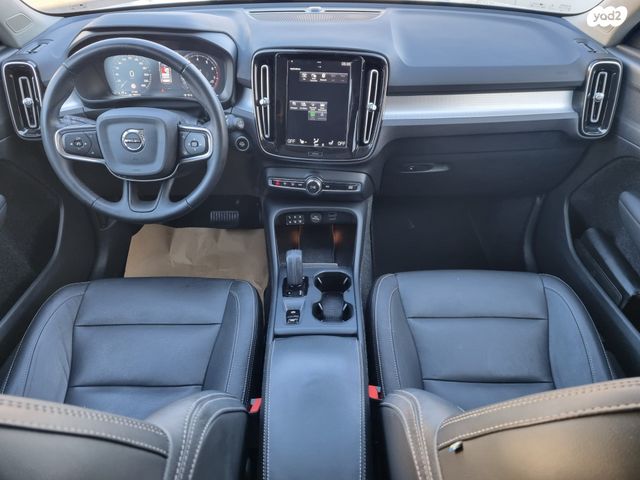וולוו XC40
