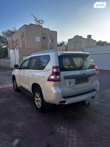 טויוטה לנד קרוזר