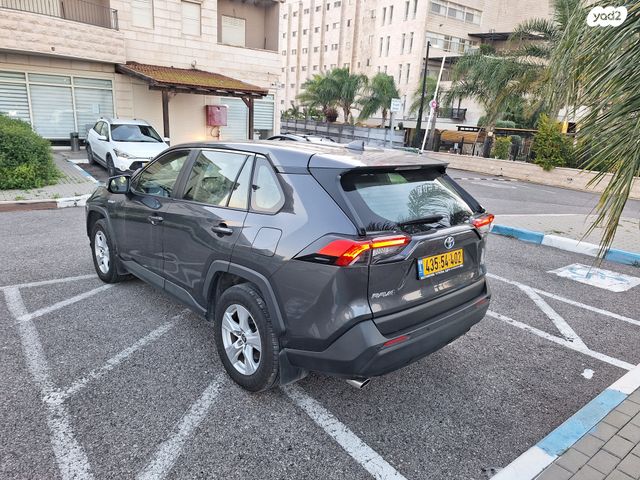 טויוטה RAV4