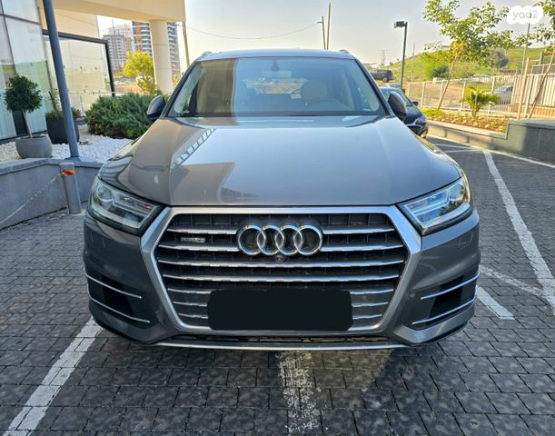אאודי Q7