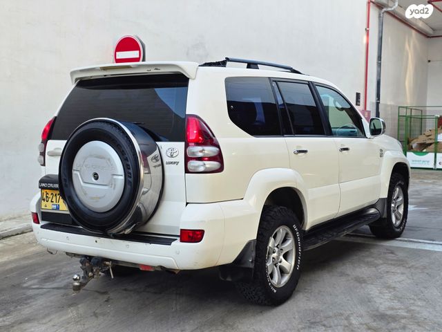 טויוטה לנד קרוזר