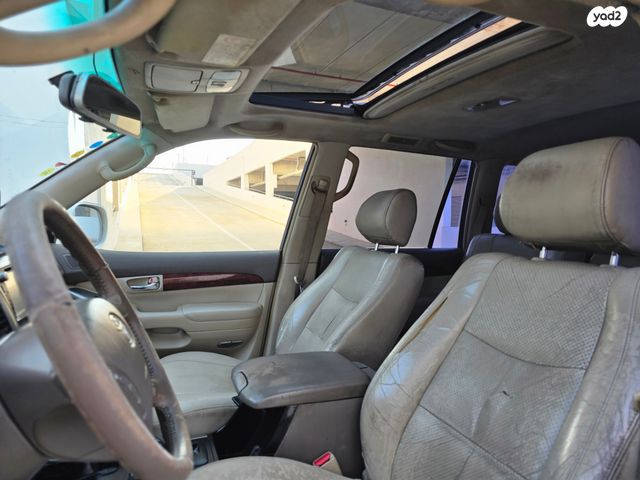 טויוטה לנד קרוזר