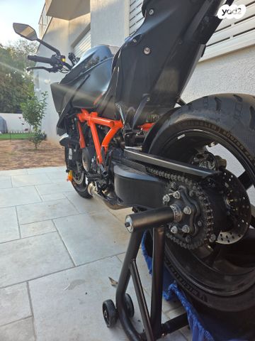 KTM Naked Super Duke 1290R