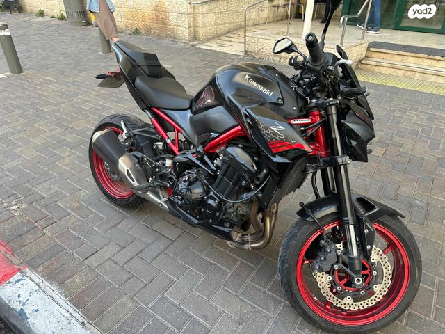 קאוואסאקי Z900