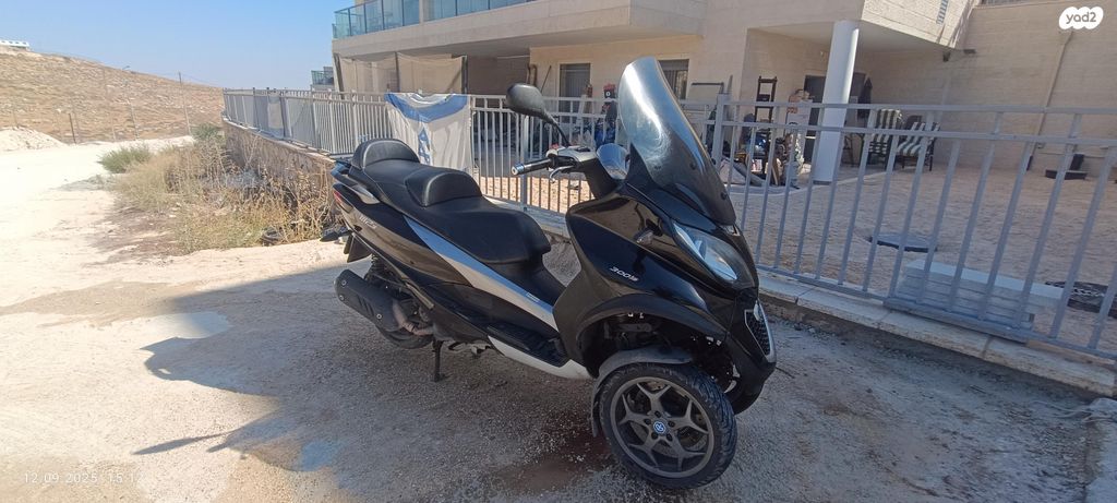 מודעת רכב פיאג'ו MP3 300