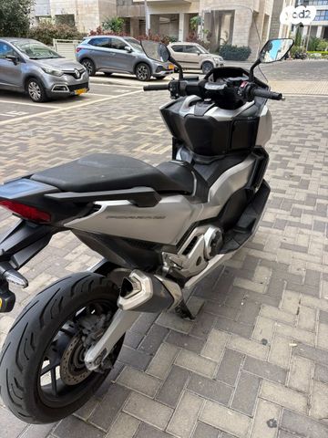 הונדה פורזה 750